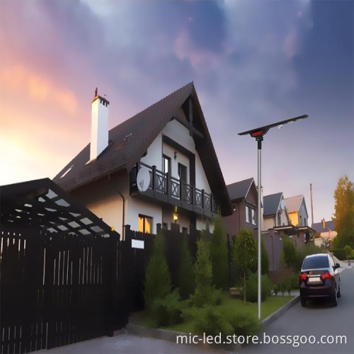80W Solar-Powered LED Street Light with IP65 Waterproof Design, 1080p CCTV Camera (WiFi/4G)